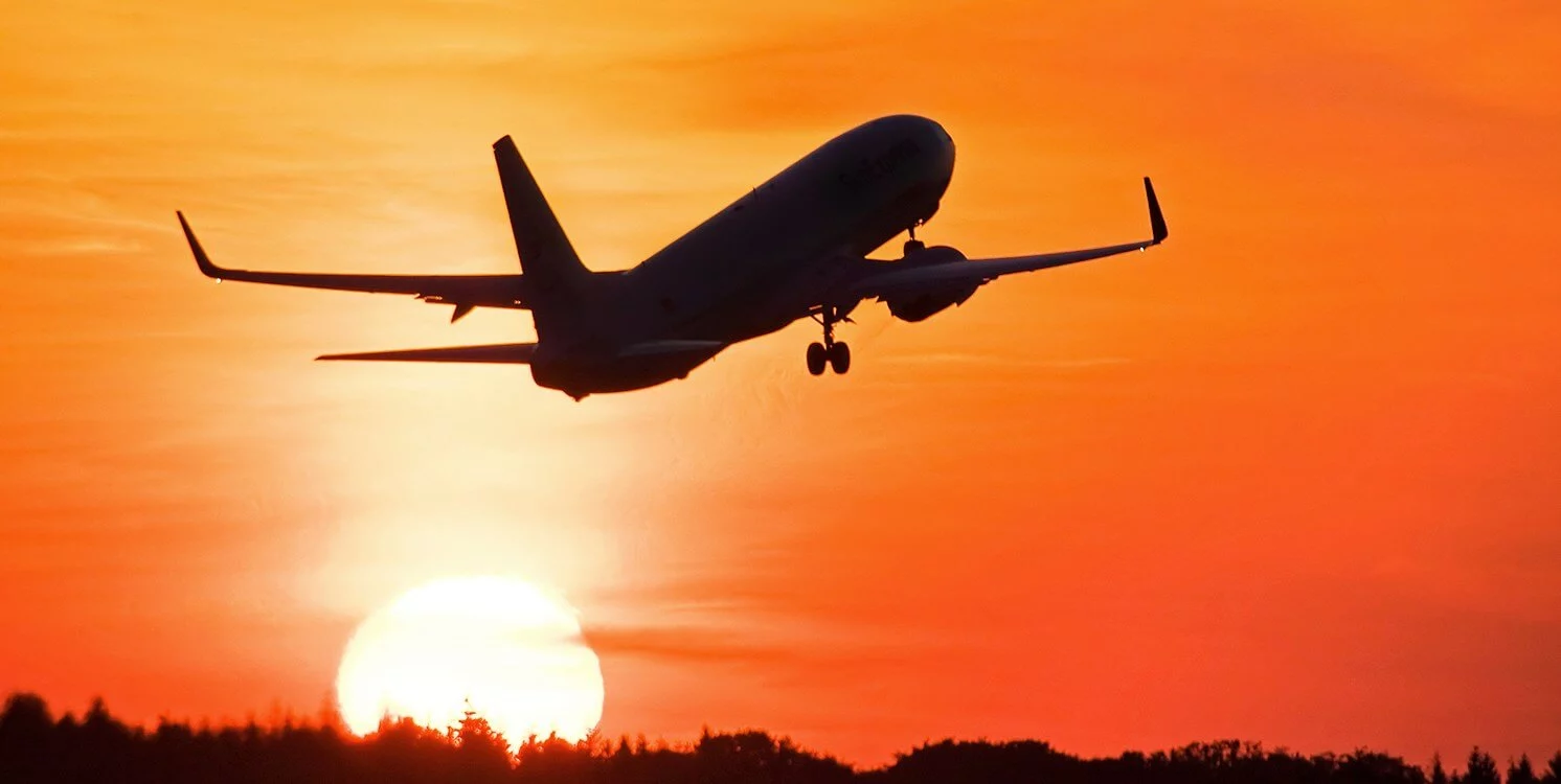 Top Travel Hacks For Saving Money On Flights